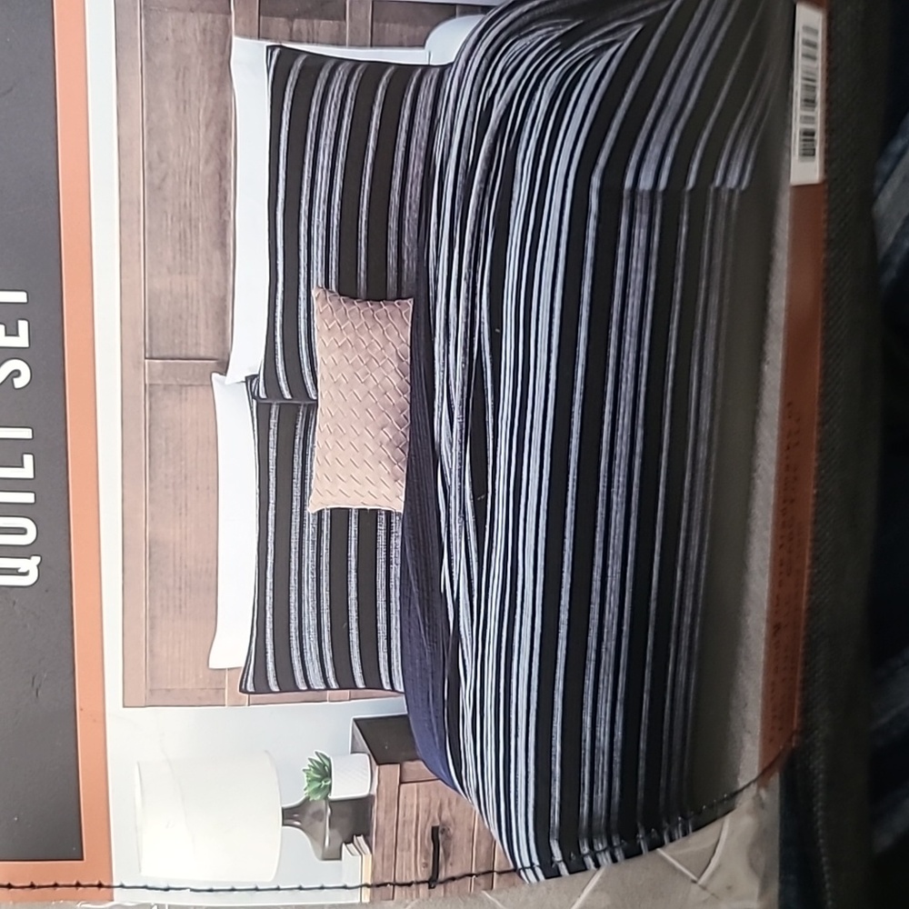 (Ew)Frye 4 piece quilt set